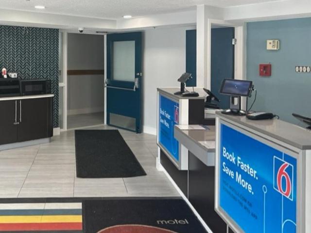 Studio 6 Suites East Syracuse Airport Exterior photo