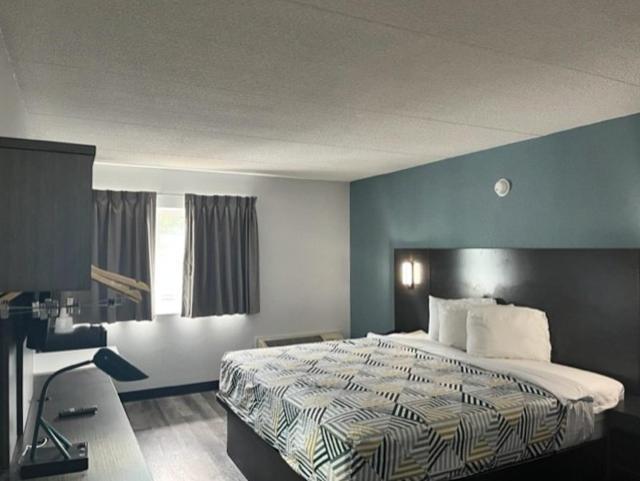 Studio 6 Suites East Syracuse Airport Exterior photo