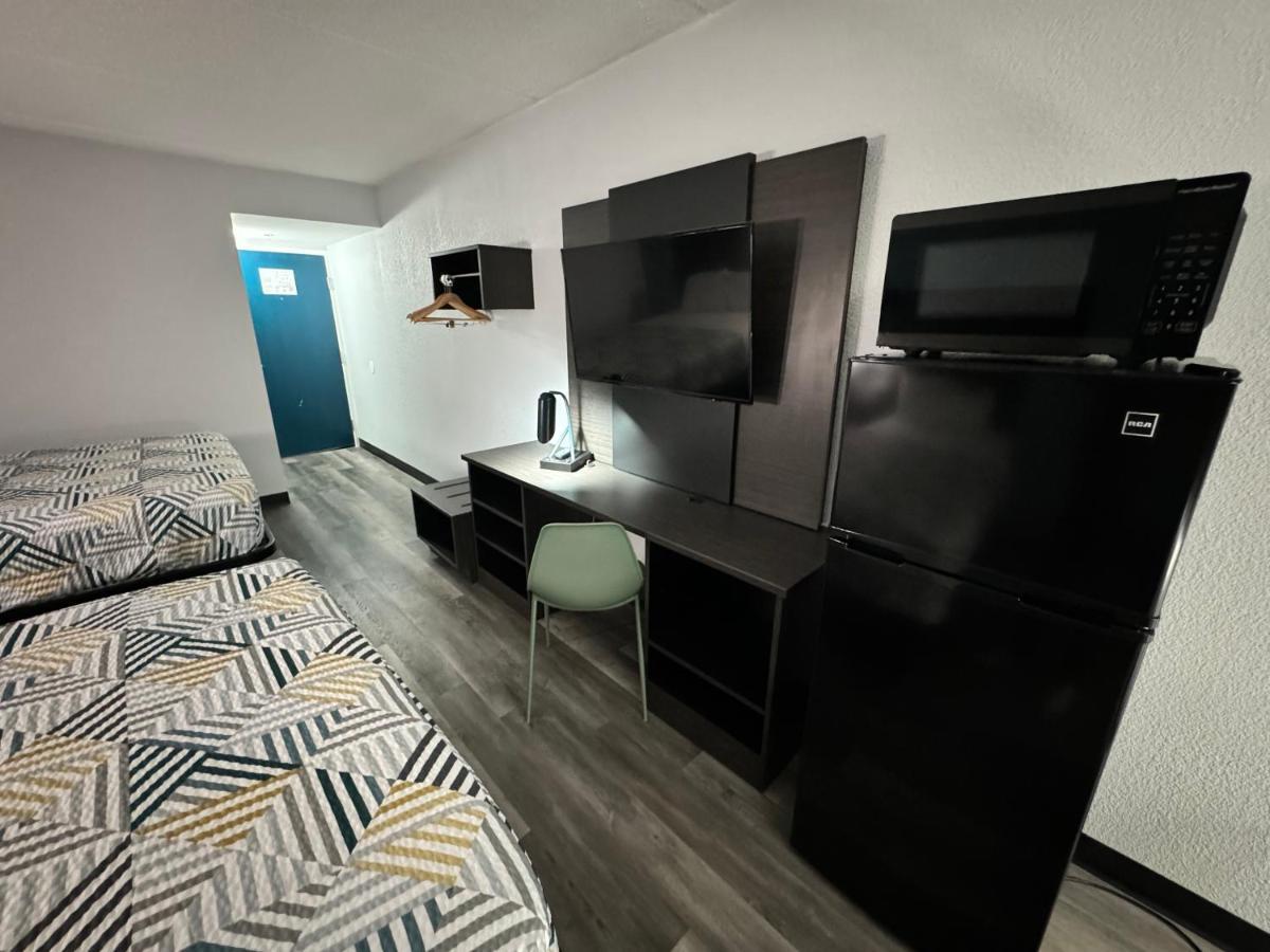 Studio 6 Suites East Syracuse Airport Exterior photo
